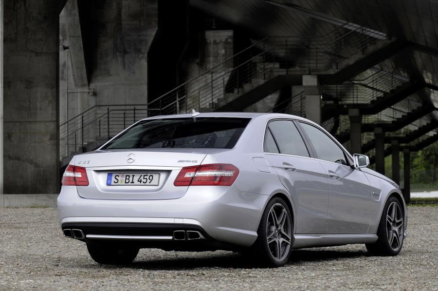  Mercedes-Benz E63 AMG 2009 года  (фото 20 из 26)